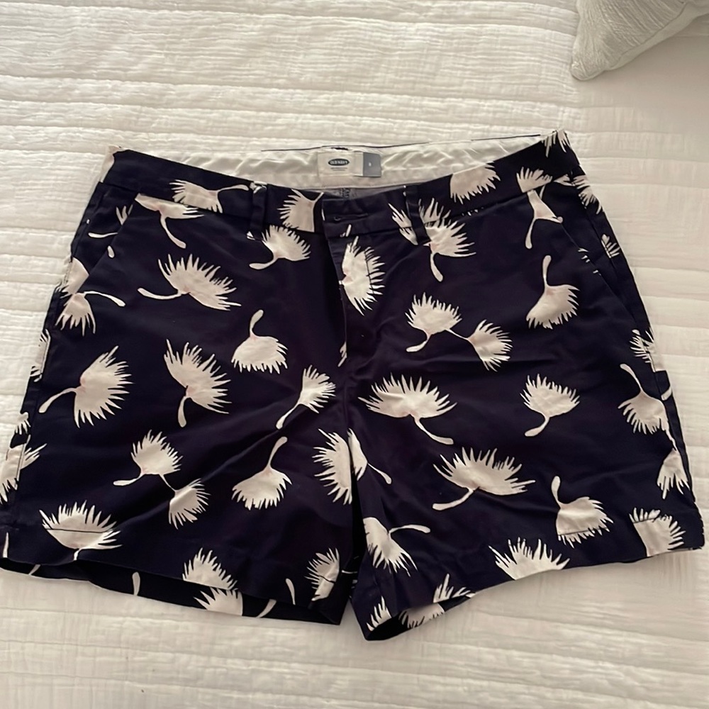 Old Navy patterned short-8